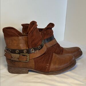 RIEKER Women's Brown Casual Ankle Boots with Buckle Detail